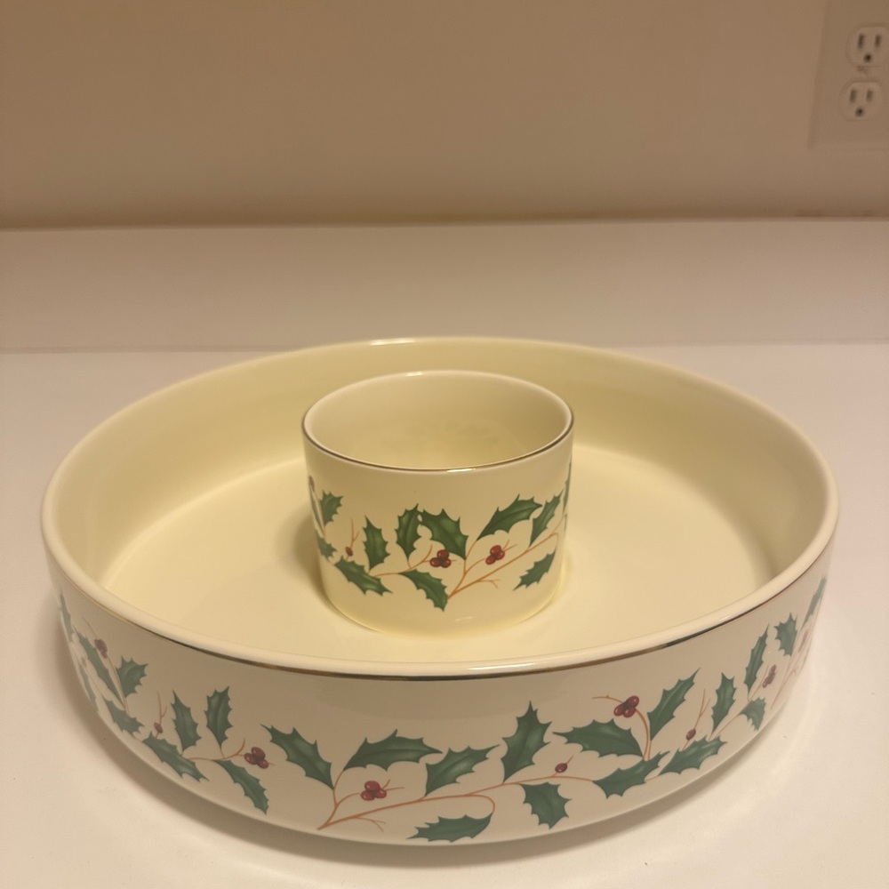 Festive Lenox Holly Chip and Dip Set